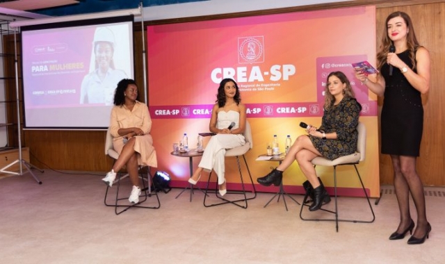 Formação para elas em evento temático